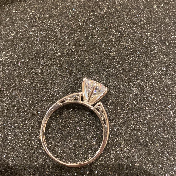 Silver CZ engagement ring - Picture 3 of 6